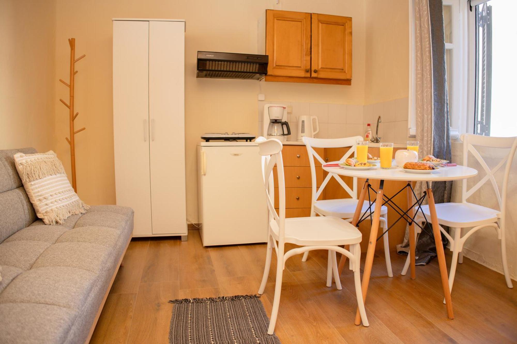 Lisa's Downtown Apartment *