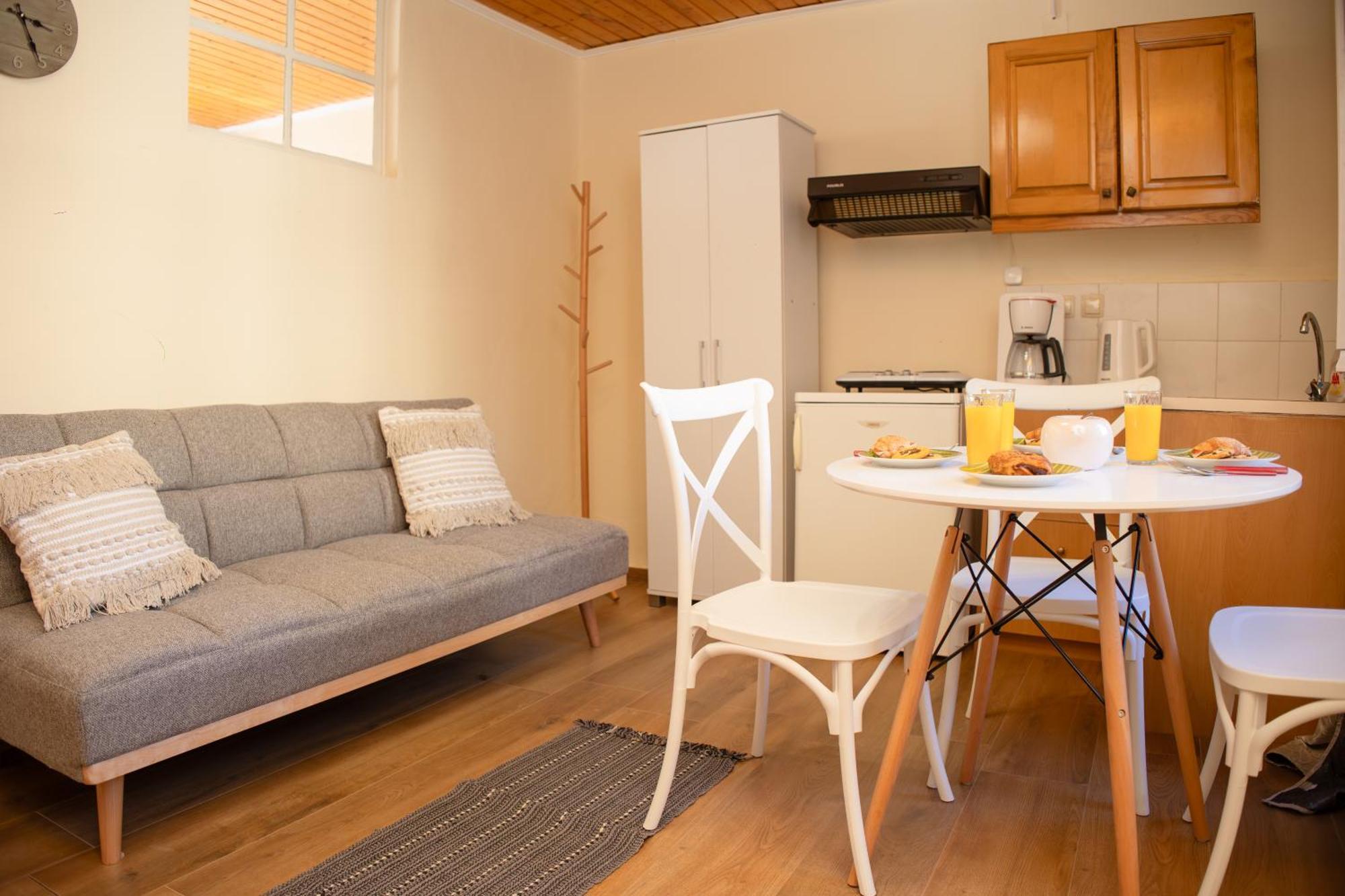 Lisa's Downtown Apartment